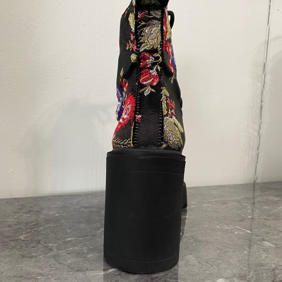 VAGABOND *NIB* tapestry floral chunky rubber tread heeled boots ⇒ Anthropologie - Picture 2 of 12